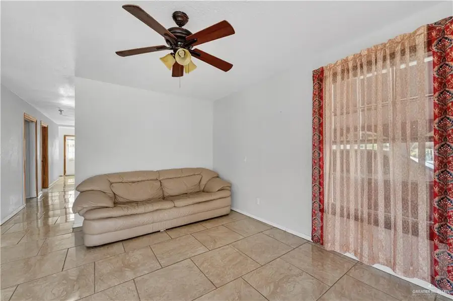 4006 N Salinas Street, Edinburg, TX 78541 - #2