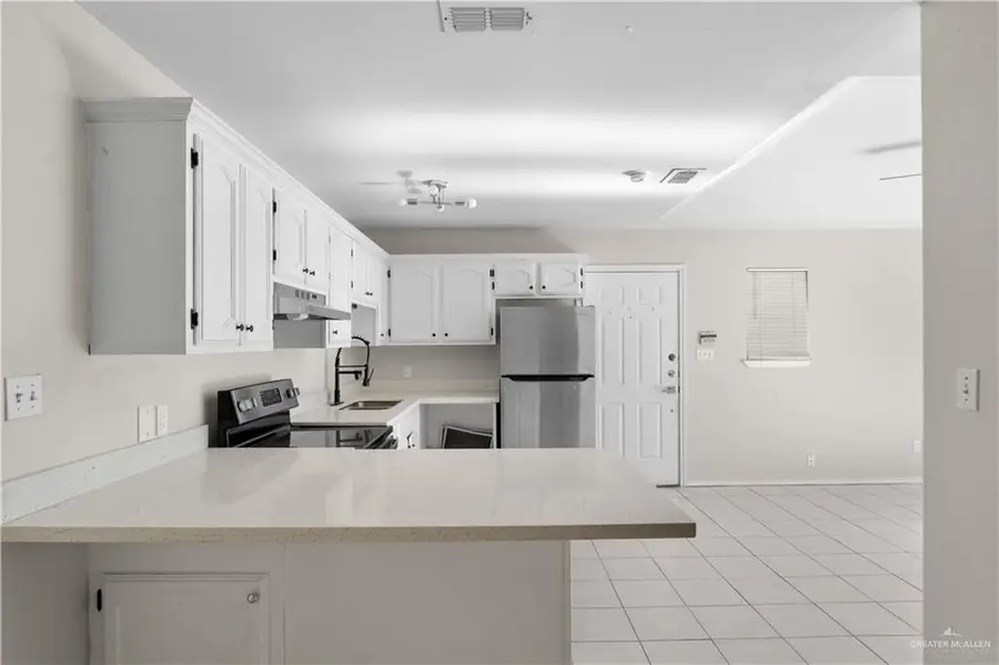 1802 Oasis Avenue, Mission, TX 78572 - #2