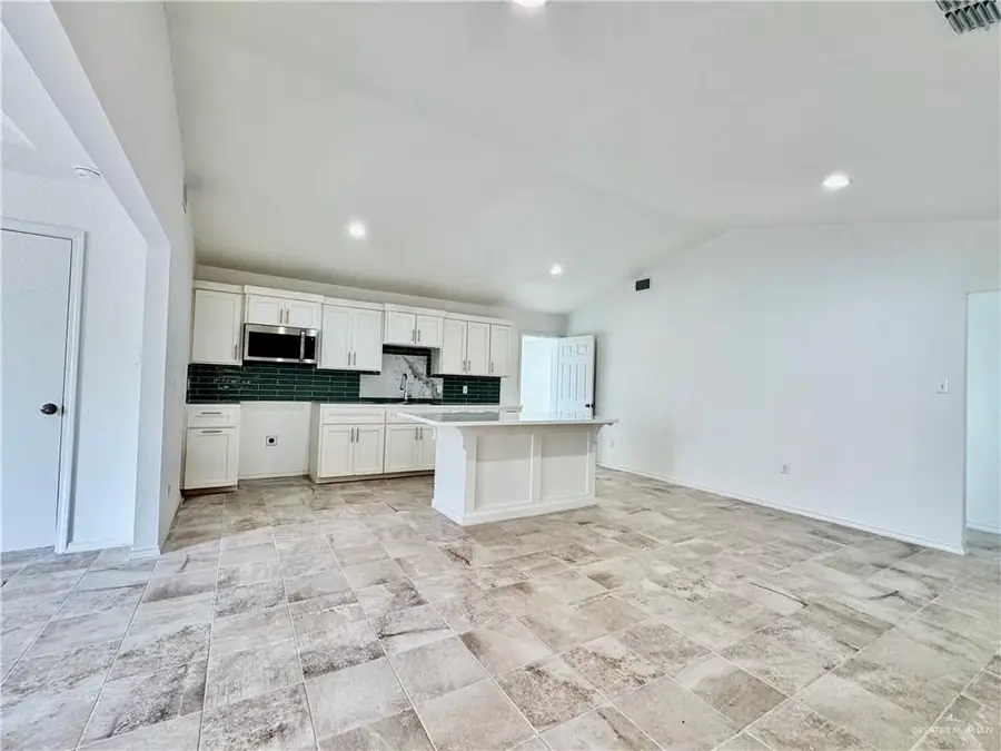 106 Aldrin Street, Donna, TX 78537 - #3