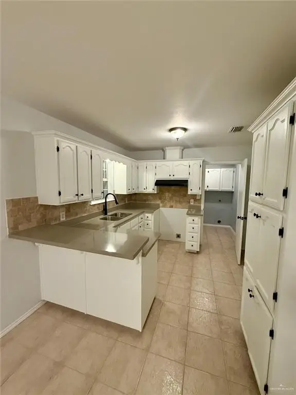 2208 Victoria Street, Hidalgo, TX 78557 - #2