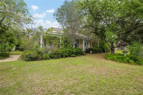 2002 N Mayberry Avenue, Mission, TX 78572