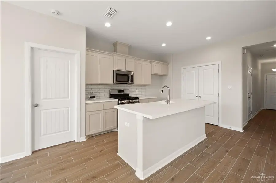 318 San Antonio Loop S, Weslaco, TX 78599 - #3