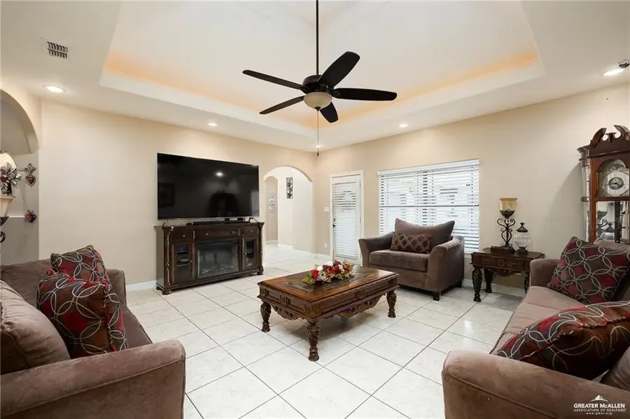 1409 Barcelona Boulevard, Mission, TX 78572 - #2