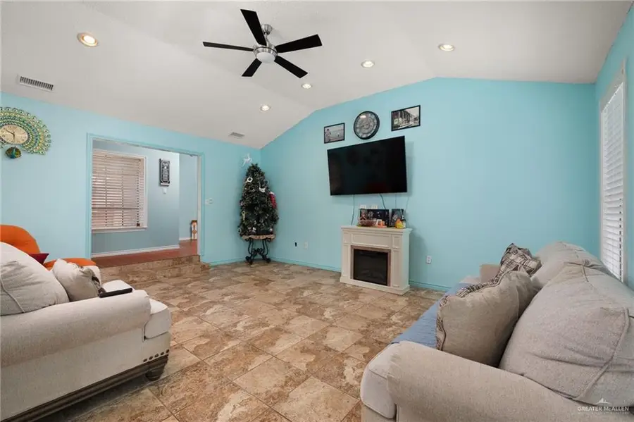 400 W Iris Avenue W, McAllen, TX 78501 - #3