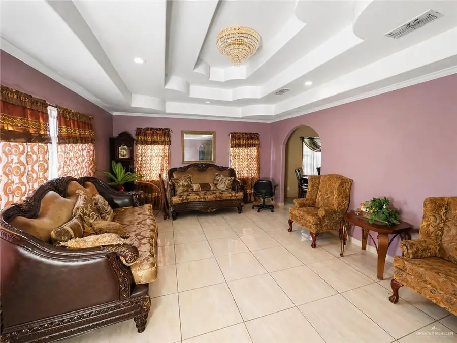 604 W Caffery Avenue, Pharr, TX 78577 - #2