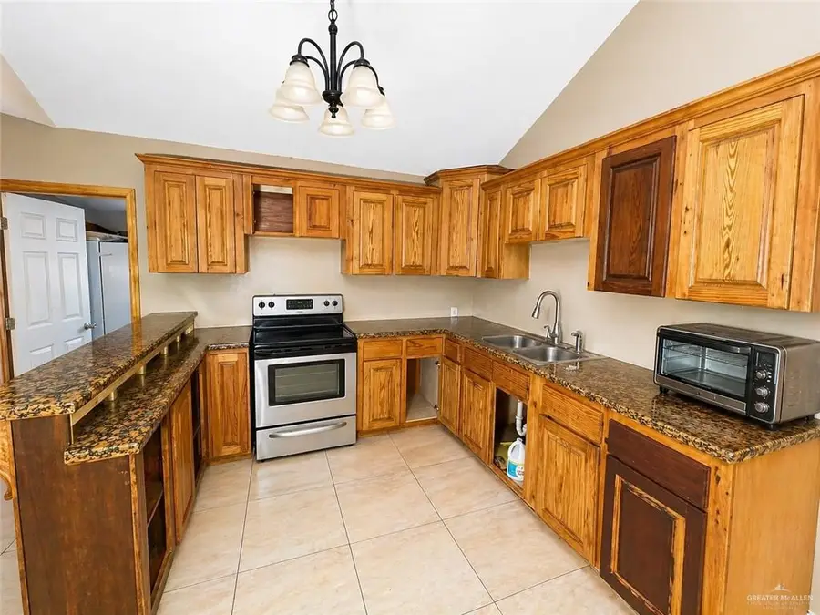 604 W Caffery Avenue, Pharr, TX 78577 - #3