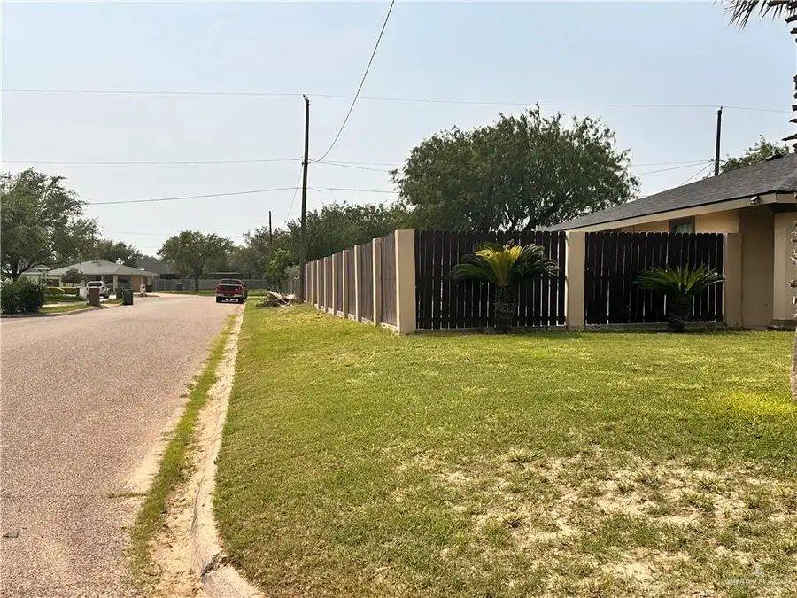 2101 Washington Avenue, Mission, TX 78572 - #3