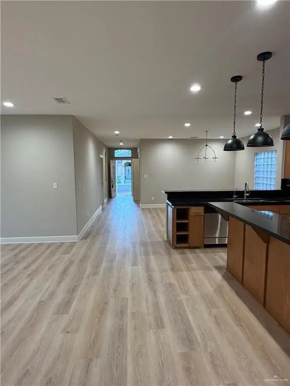 617 E Thornhill Avenue, McAllen, TX 78503 - #3