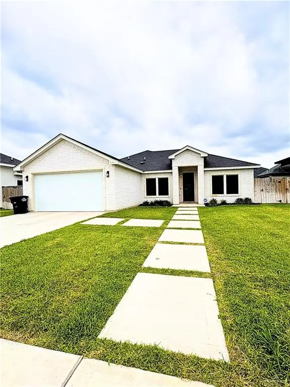 3300 E Bella Vista Avenue, Alton, TX 78573
