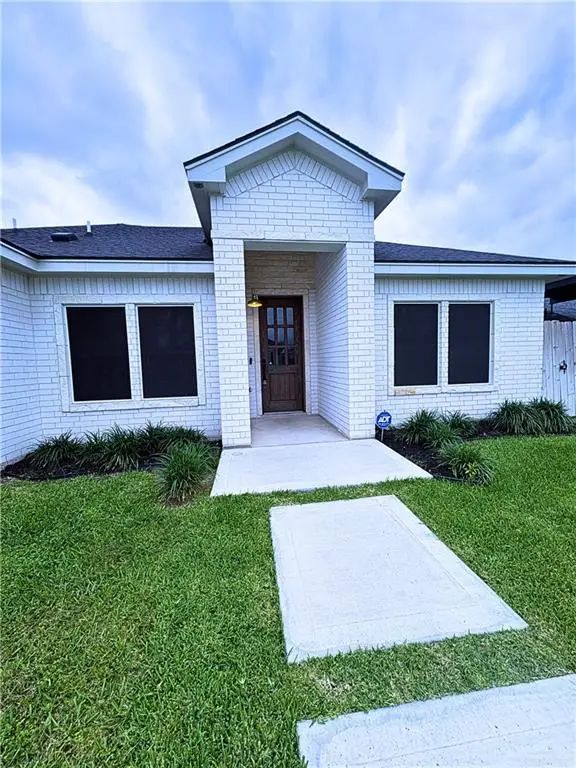3300 E Bella Vista Avenue, Alton, TX 78573 - #2