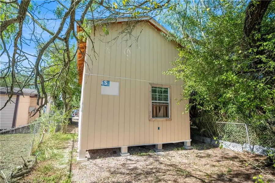 115 S Guerra Avenue, Weslaco, TX 78596 - #3