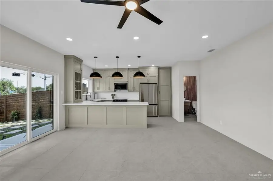 920 S Bicentennial Boulevard, McAllen, TX 78501 - #2