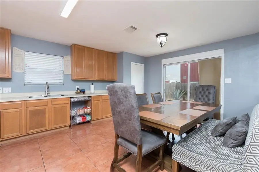 907 E Seminole Avenue, Pharr, TX 78577 - #3