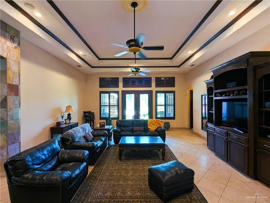 1304 W Fullerton Avenue, McAllen, TX 78504 - #3