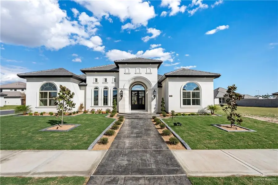 1800 S Queen Street, Edinburg, TX 78539 - #2
