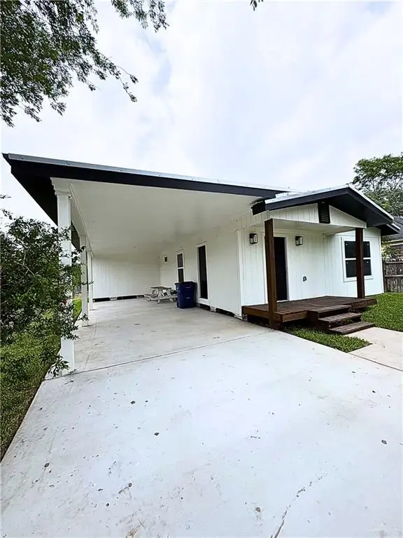 437 S Georgia Avenue, Mercedes, TX 78570 - #2