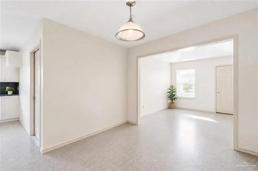 3001 Rutgers Avenue, McAllen, TX 78504 - #3