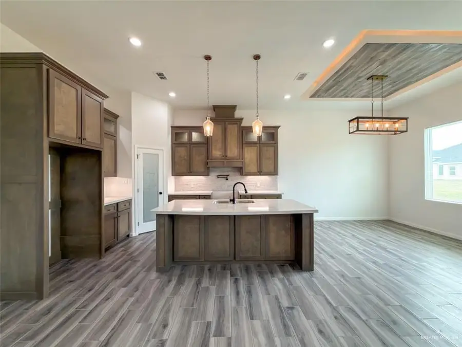 1010 Azalea Street, Mission, TX 78573 - #3