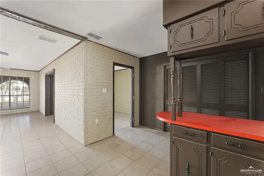307 S Cox Street, Rio Grande City, TX 78582 - #3