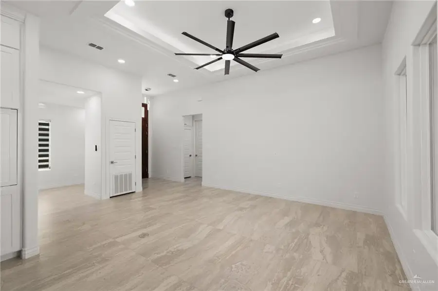 804 N Buxton Avenue, Edinburg, TX 78541 - #3