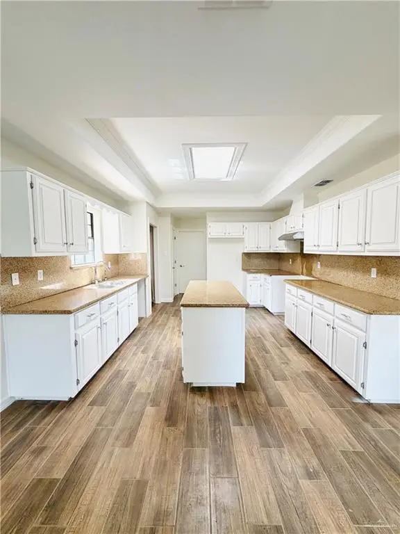 1309 W Heron Avenue, McAllen, TX 78504 - #3