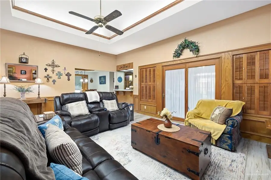 120 W Marigold Avenue, McAllen, TX 78501 - #2