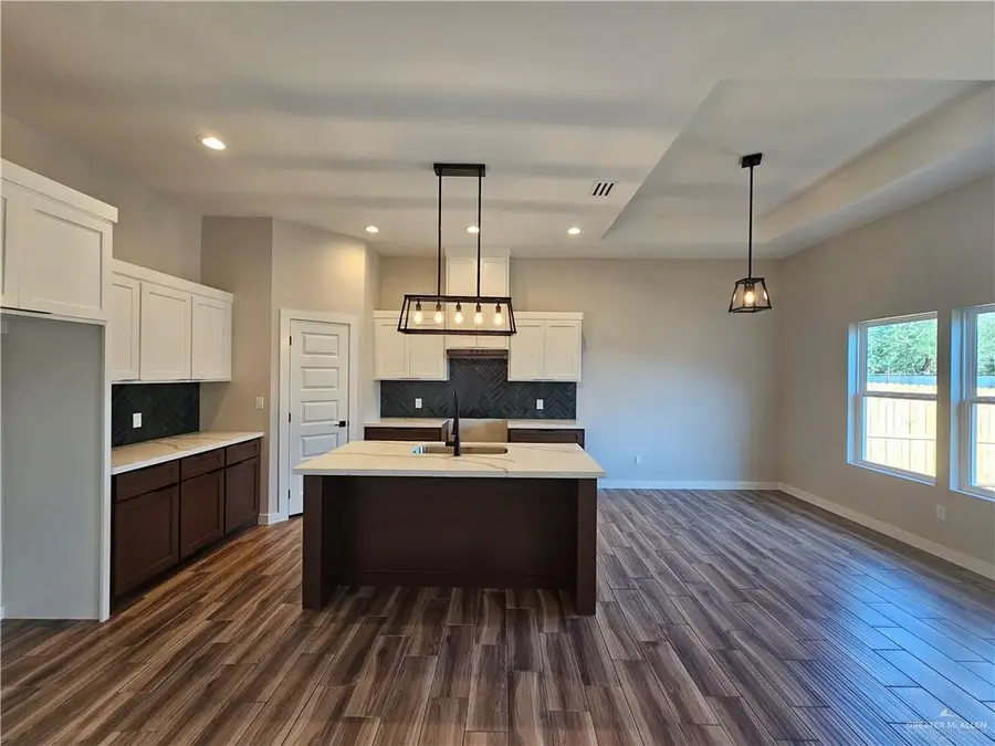 2006 W Olympia Avenue, Mission, TX 78573 - #3