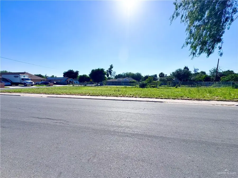 2204 Fir Avenue, McAllen, TX 78501 - #2
