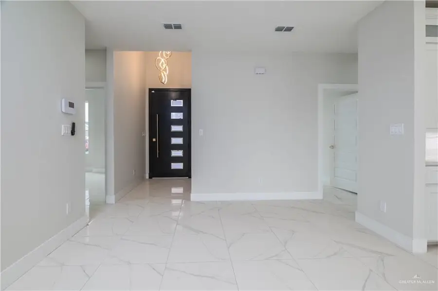 1216 E Evergreen Avenue, San Juan, TX 78589 - #3