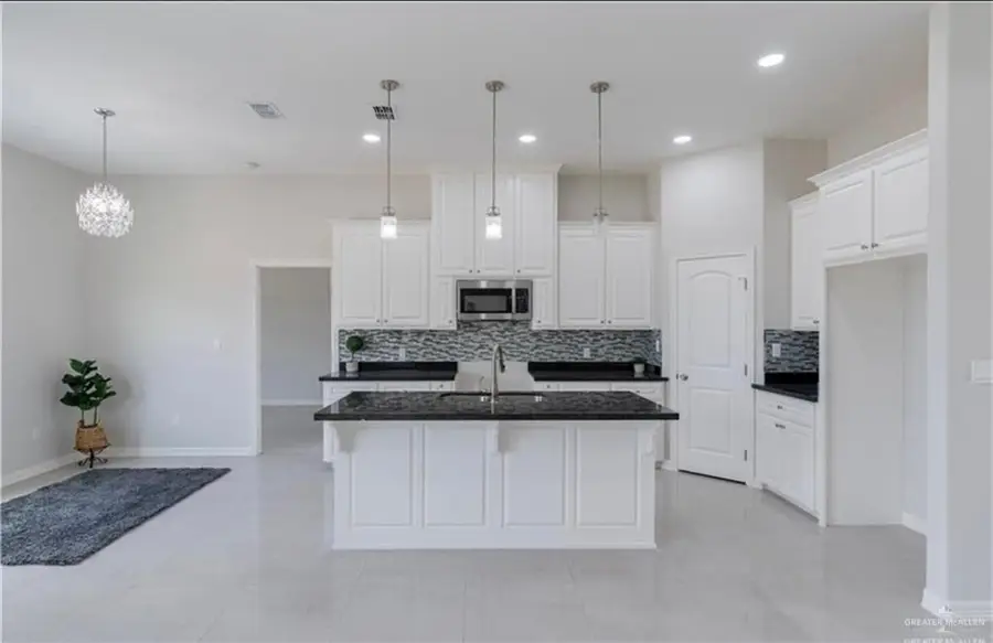 1516 E Emma Elizabeth Street, Weslaco, TX 78599 - #2