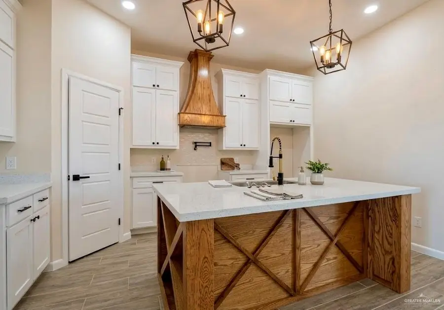 301 Barcelona Drive, Donna, TX 78537 - #3