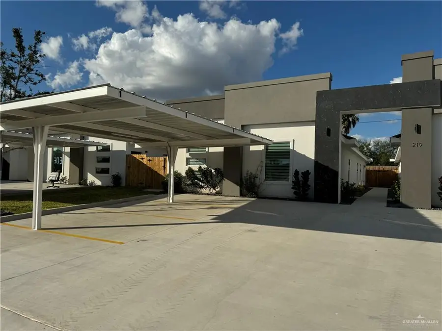 219 W Diamond Avenue, Alton, TX 78573 - #2