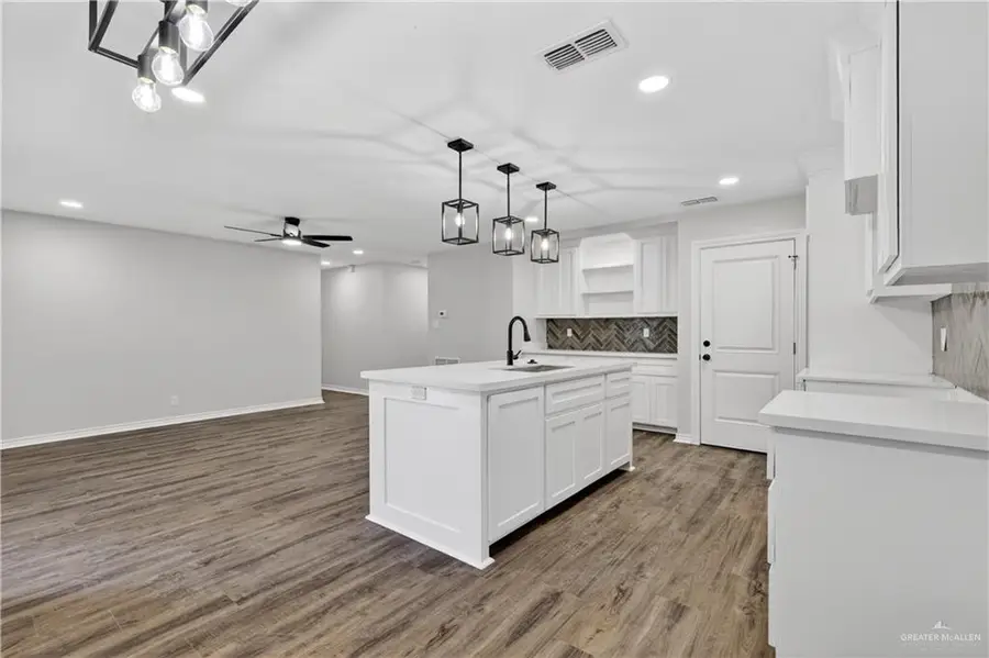 129 W Tamarack Avenue, McAllen, TX 78501 - #3