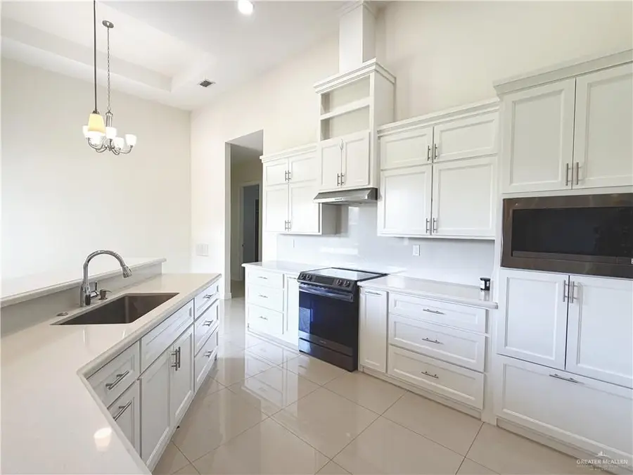 1100 W Fig Avenue, Pharr, TX 78577 - #3
