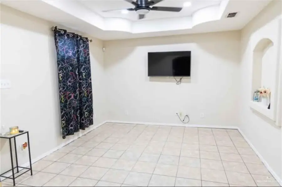 413 W Adams Avenue, Alton, TX 78573 - #2