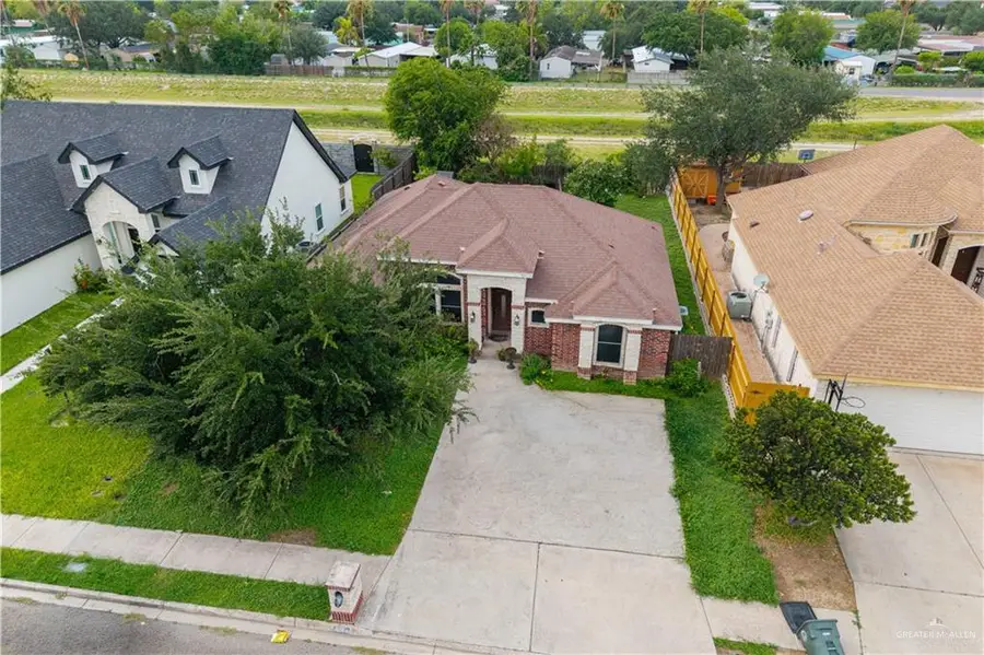 808 Montecruz Street, Mission, TX 78574 - #2