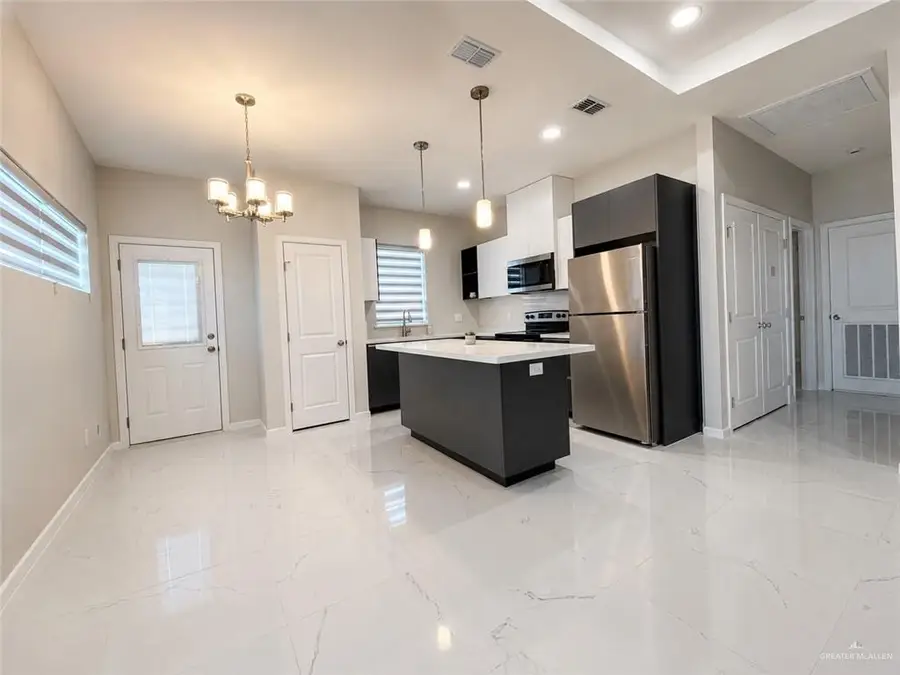 1428 E Iris Avenue, McAllen, TX 78504 - #2