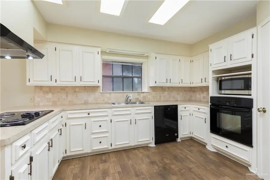 112 E Xanthisma Avenue, McAllen, TX 78504 - #2