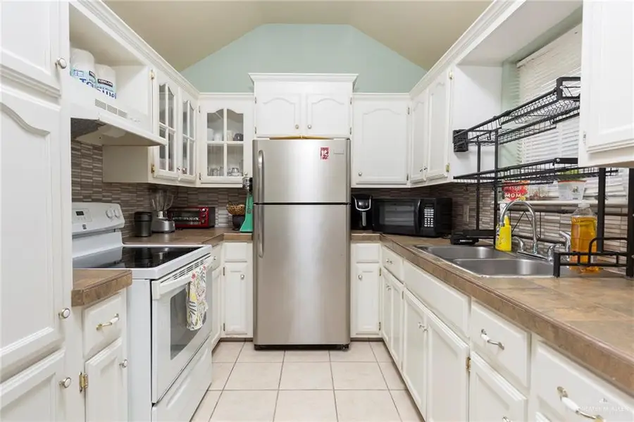 1502 Diamond Avenue, Penitas, TX 78576 - #3
