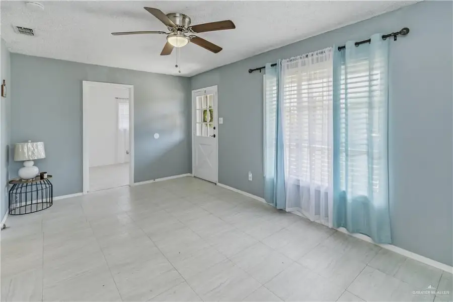 518 S 10th Street, Donna, TX 78537 - #3