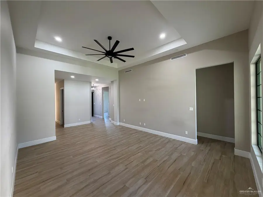 5501 Baylor Avenue, Mission, TX 78573 - #2