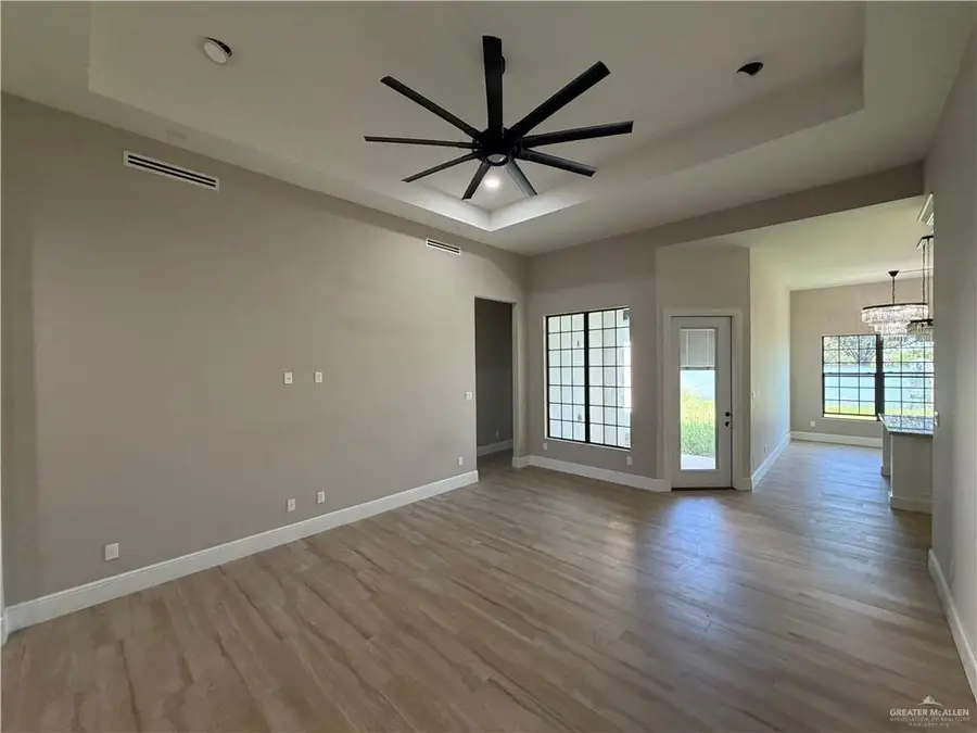 5501 Baylor Avenue, Mission, TX 78573 - #3