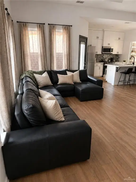 3117 E Iverson Avenue, Edinburg, TX 78542 - #3