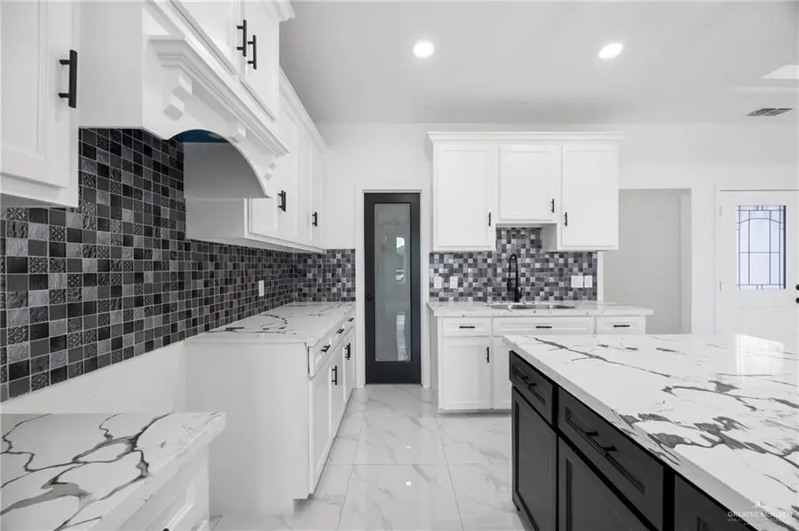 900 E 38th Street, San Juan, TX 78589 - #3