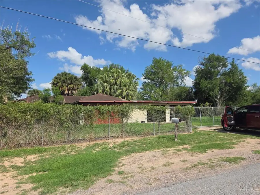 1917 S Victoria Road, Donna, TX 78537 - #2