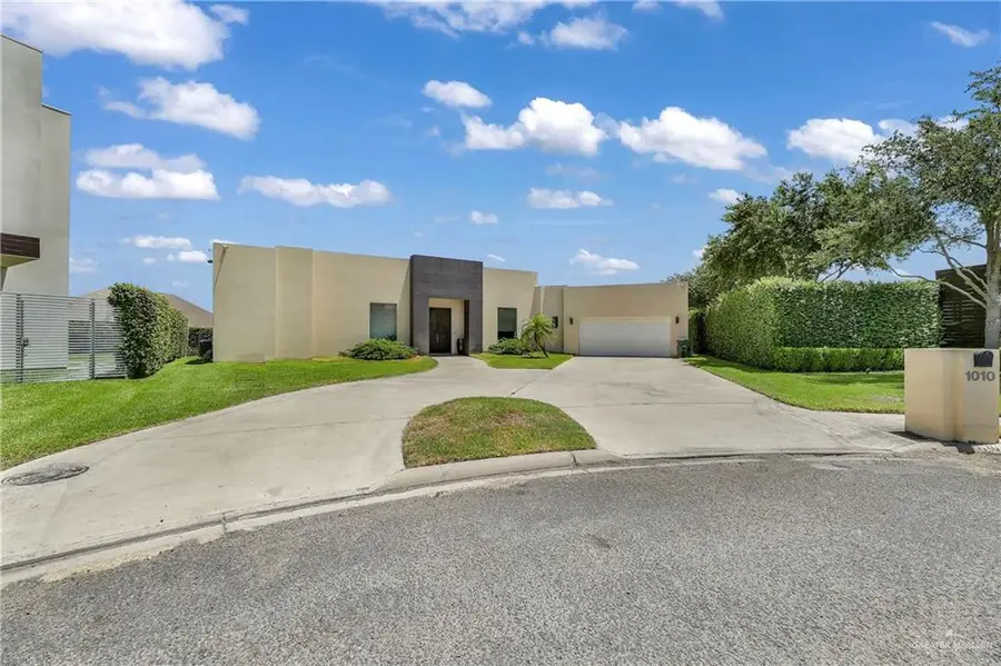 1010 Red River Street, Mission, TX 78572 - #2