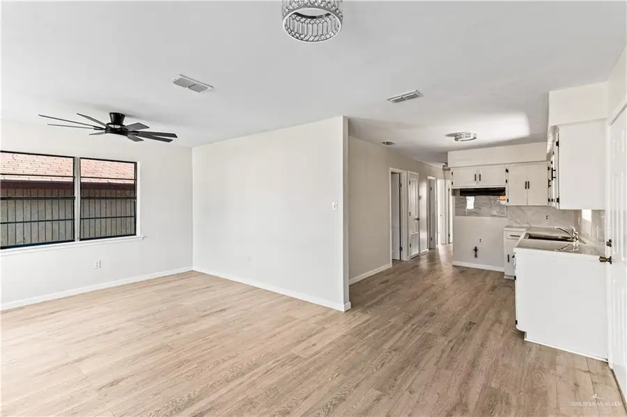 712 S 24th Street S, McAllen, TX 78501 - #3