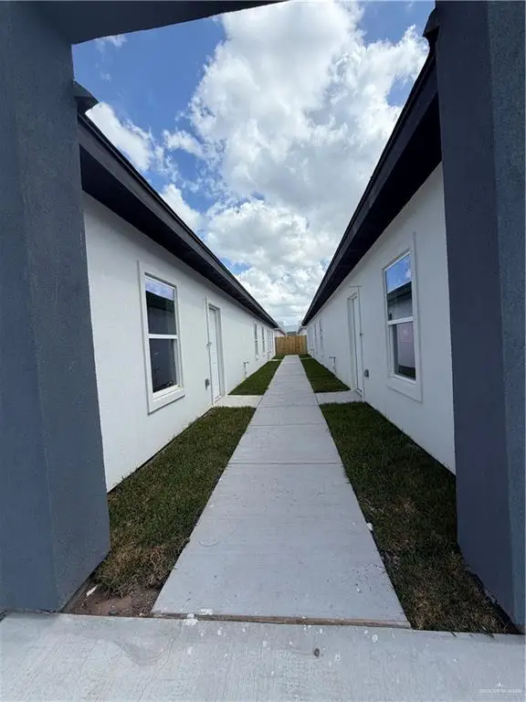 1215 Woodland Avenue, Pharr, TX 78577 - #3