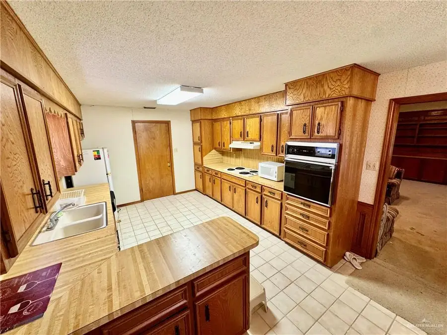 2024 Oriole Avenue, McAllen, TX 78504 - #3