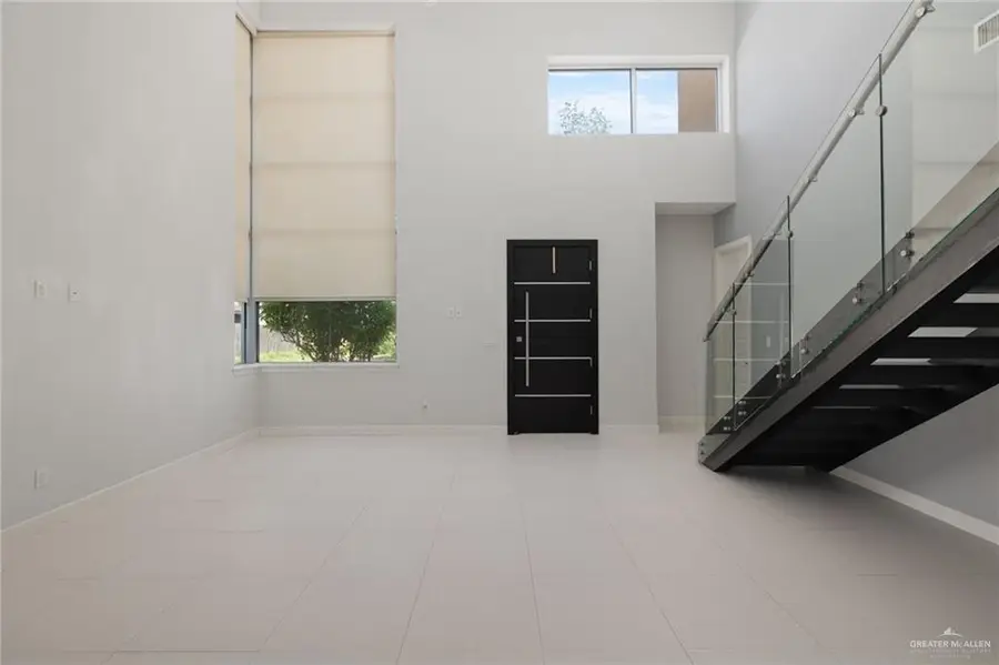 2105 S 6th Street, McAllen, TX 78501 - #2